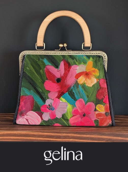 Premier sac Gelina créé à partir d'une œuvre florale de Guylaine Gélinas
